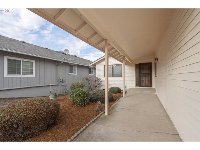 1669 NUT TREE Dr Nw, Salem, OR 97304