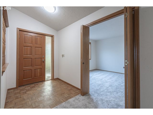 1669 NUT TREE Dr Nw, Salem, OR 97304