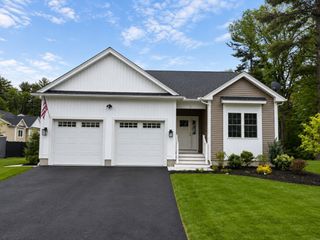 7 Burkhardt Circle 10, Boylston, MA 01505