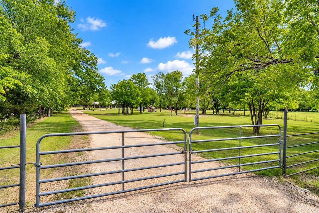 5115 County Road 423, Grandview, TX 76050 — photo 4