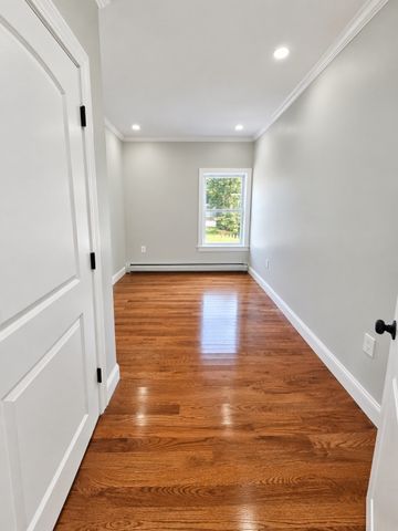 40 Pine Ave, Brockton, MA 02302