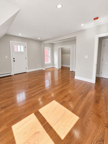 40 Pine Ave, Brockton, MA 02302