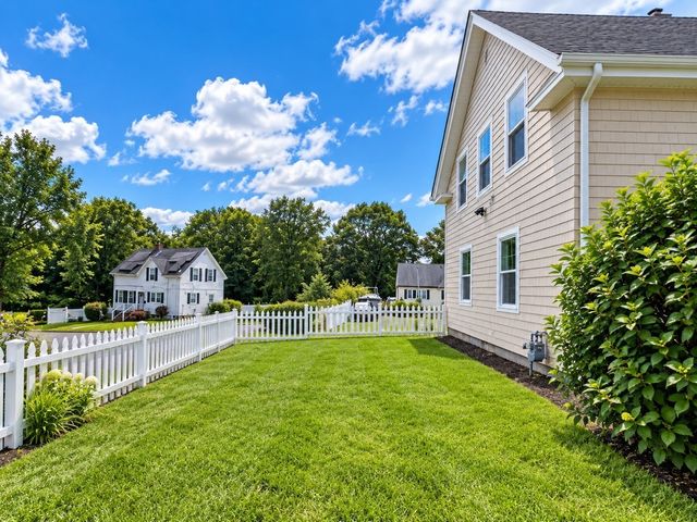 40 Pine Ave, Brockton, MA 02302