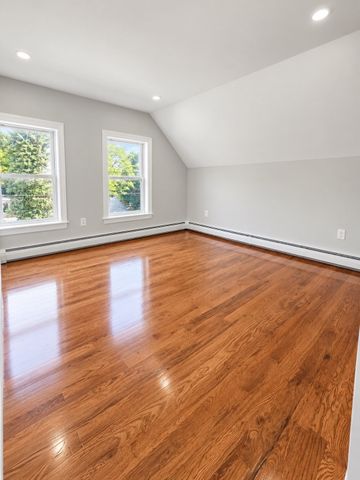 40 Pine Ave, Brockton, MA 02302