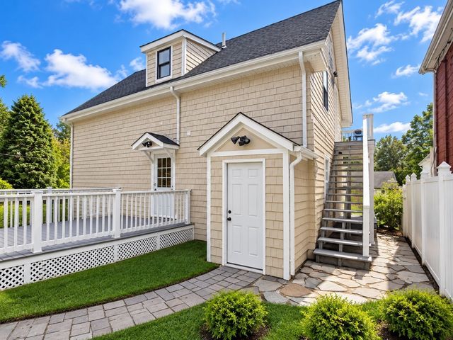 40 Pine Ave, Brockton, MA 02302