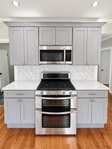 40 Pine Ave, Brockton, MA 02302