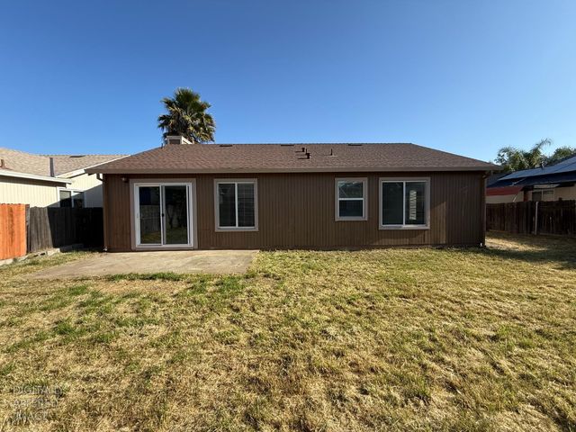 1620 Rodeo Way, Olivehurst, CA 95961