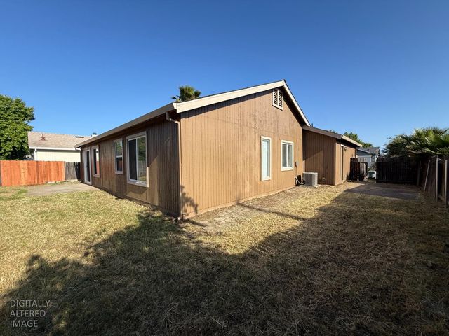 1620 Rodeo Way, Olivehurst, CA 95961