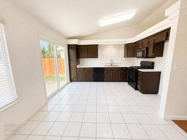 1620 Rodeo Way, Olivehurst, CA 95961