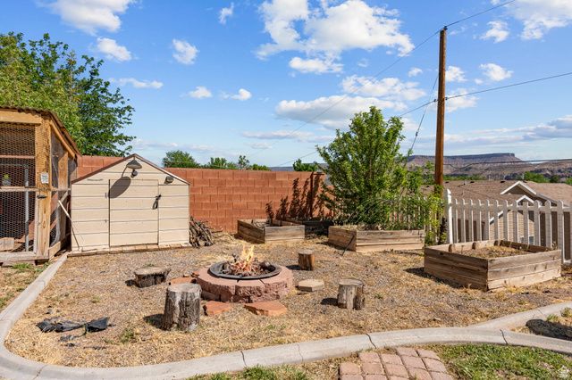 924 N 100 W, Hurricane, UT 84737