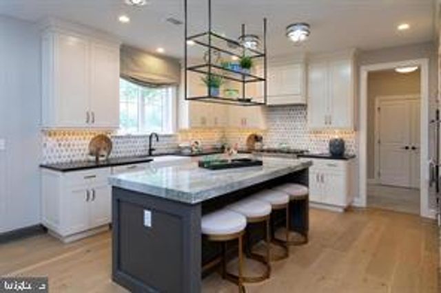 111 LEXINGTON MANOR, Glenmoore, PA 19343