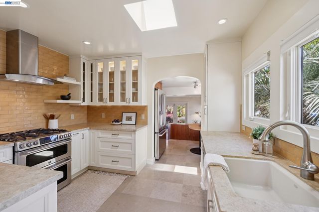 1635 High St, Alameda, CA 94501