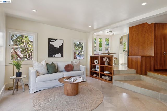 1635 High St, Alameda, CA 94501