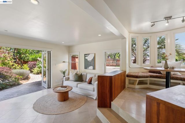 1635 High St, Alameda, CA 94501