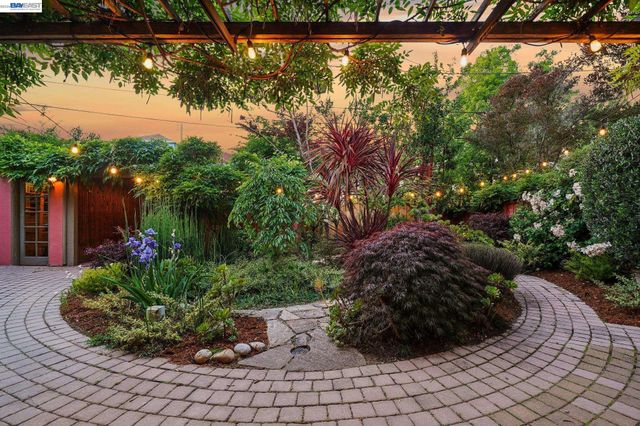 1635 High St, Alameda, CA 94501