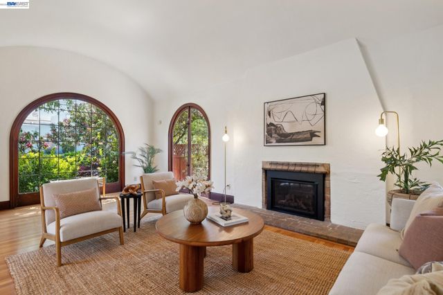 1635 High St, Alameda, CA 94501