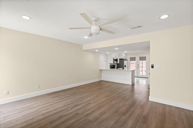 6410 Chimney Creek CIR B, Austin, TX 78723