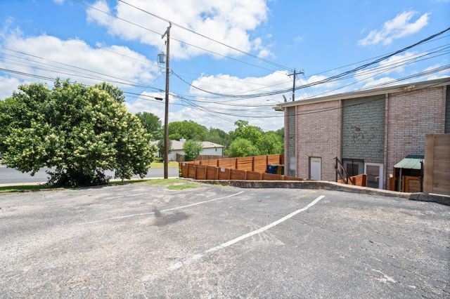 6410 Chimney Creek CIR B, Austin, TX 78723