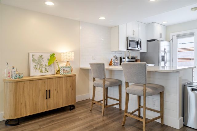 6410 Chimney Creek CIR B, Austin, TX 78723