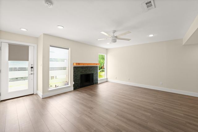 6410 Chimney Creek CIR B, Austin, TX 78723