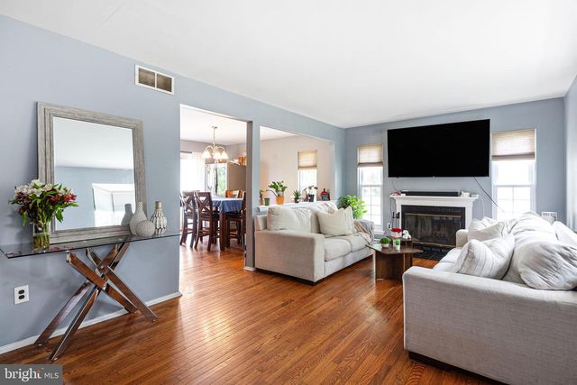 4 FAIRWAY BLVD, Pennsauken, NJ 08109