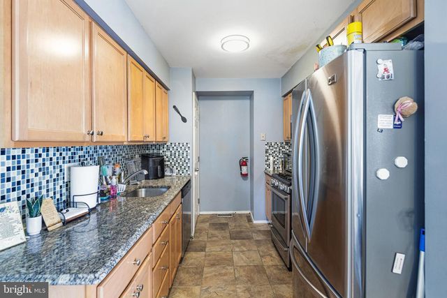 4 FAIRWAY BLVD, Pennsauken, NJ 08109
