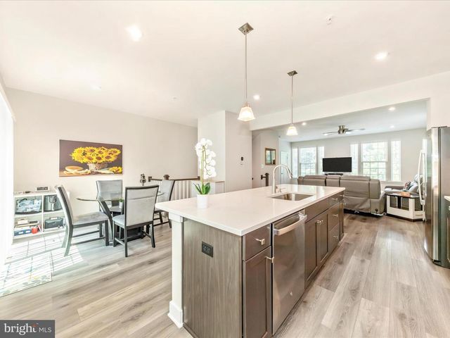 9510 NATURE TRL, Montgomery Village, MD 20886