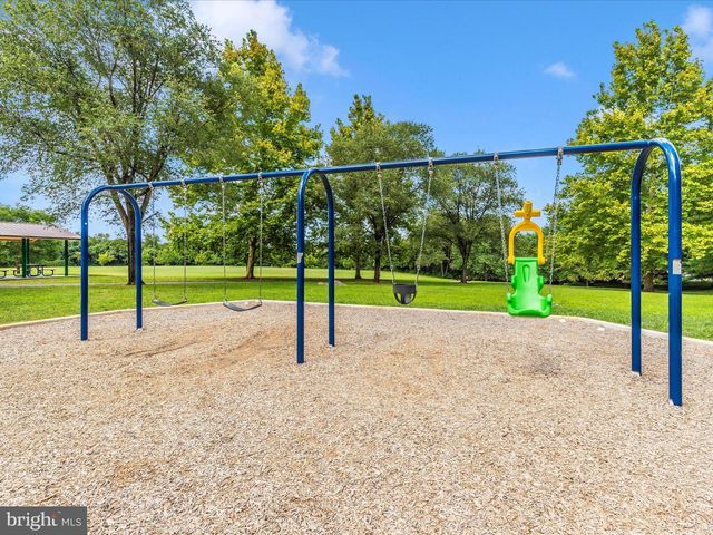 9510 NATURE TRL, Montgomery Village, MD 20886