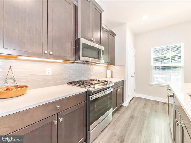 9510 NATURE TRL, Montgomery Village, MD 20886