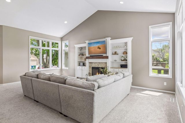 9009 Zanzibar Lane N, Maple Grove, MN 55311