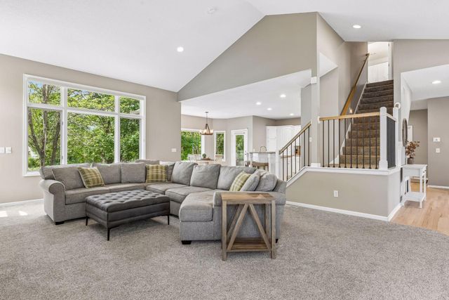 9009 Zanzibar Lane N, Maple Grove, MN 55311
