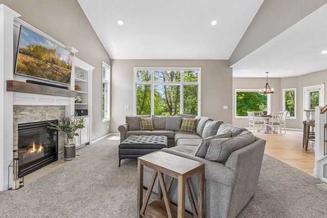 9009 Zanzibar Lane N, Maple Grove, MN 55311