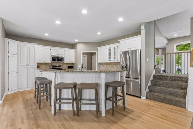 9009 Zanzibar Lane N, Maple Grove, MN 55311