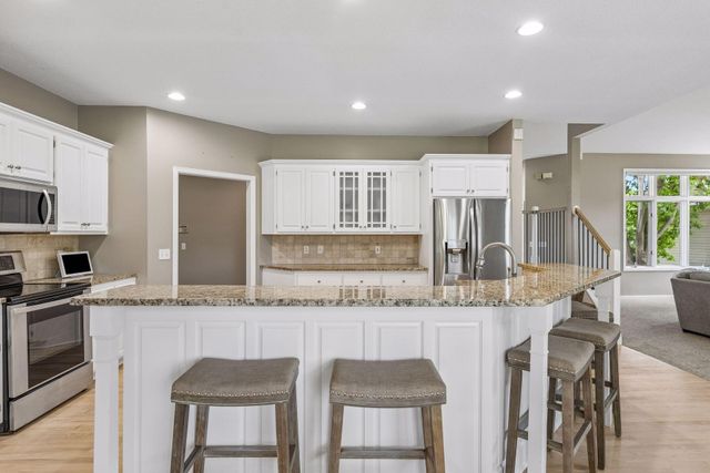 9009 Zanzibar Lane N, Maple Grove, MN 55311