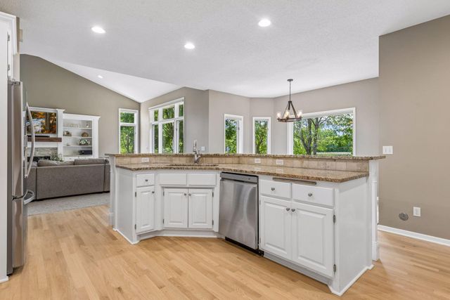 9009 Zanzibar Lane N, Maple Grove, MN 55311