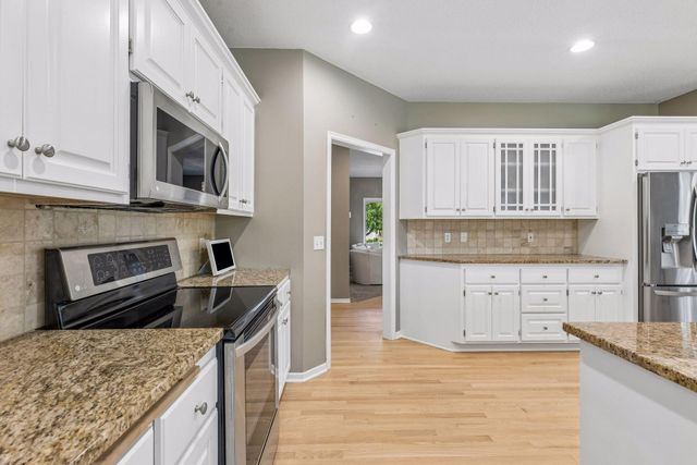 9009 Zanzibar Lane N, Maple Grove, MN 55311
