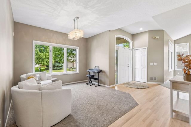 9009 Zanzibar Lane N, Maple Grove, MN 55311