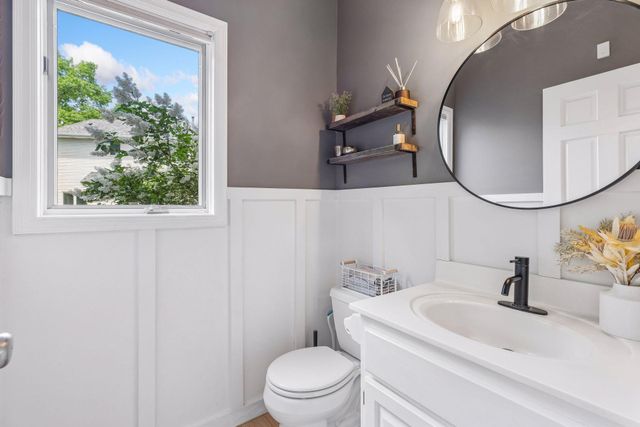 9009 Zanzibar Lane N, Maple Grove, MN 55311