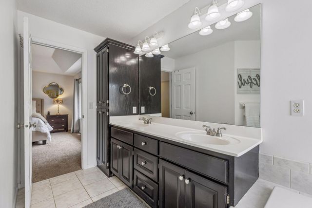 9009 Zanzibar Lane N, Maple Grove, MN 55311