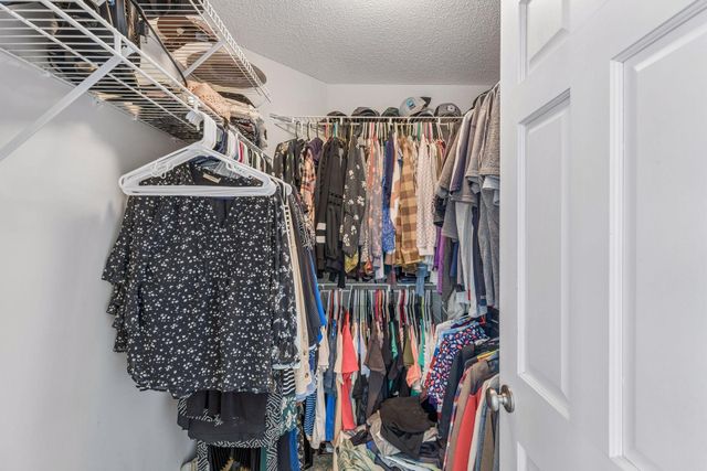 9009 Zanzibar Lane N, Maple Grove, MN 55311