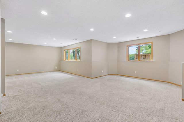 9009 Zanzibar Lane N, Maple Grove, MN 55311