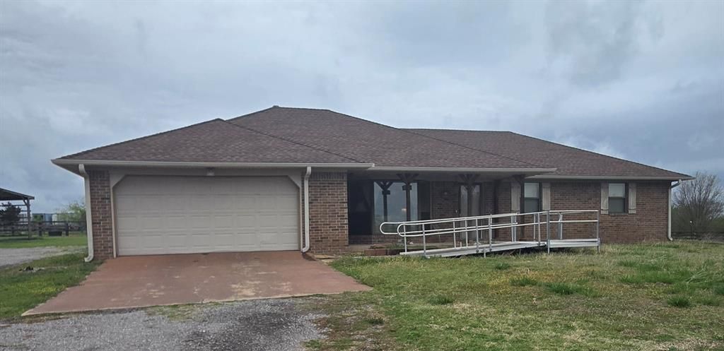 1895 E Maple Road, Purcell, OK 73080