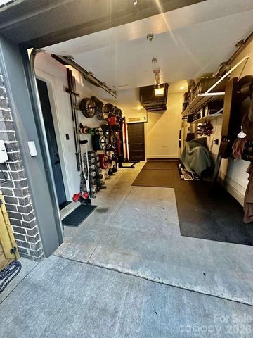 1005 Zinc Lane, Charlotte, NC 28205