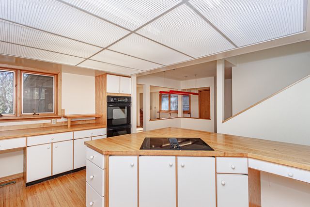 1424 BRADFORD DR, Columbia, MO 65203