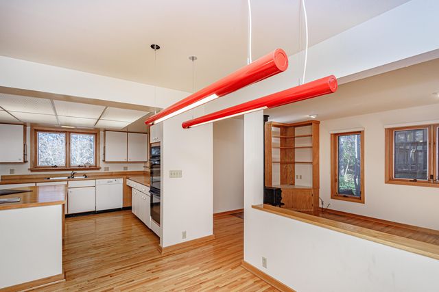 1424 BRADFORD DR, Columbia, MO 65203