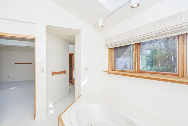 1424 BRADFORD DR, Columbia, MO 65203