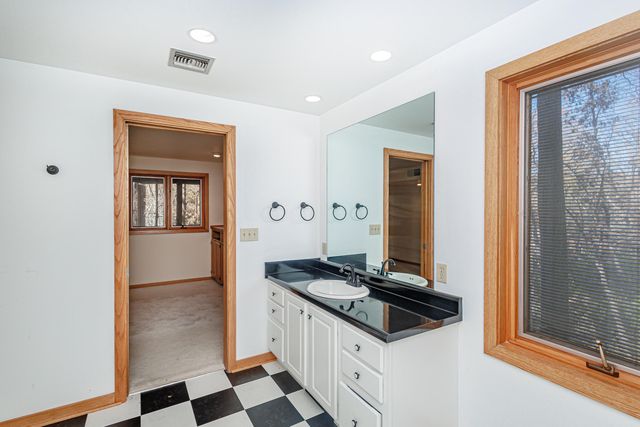 1424 BRADFORD DR, Columbia, MO 65203