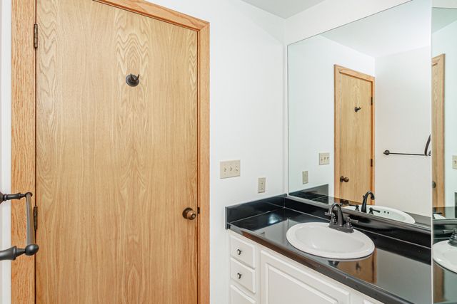 1424 BRADFORD DR, Columbia, MO 65203