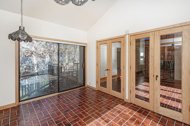 1424 BRADFORD DR, Columbia, MO 65203