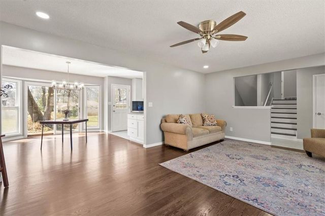 4309 Grandview Road, Kansas City, MO 64137